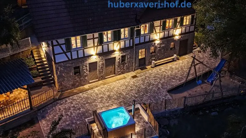 Quadratisches Badefass im Schwarzwald