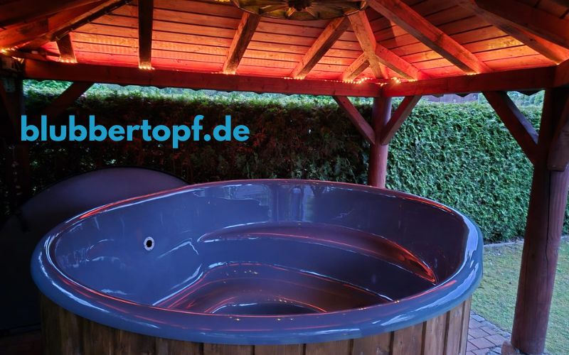 Whirlpool für 8 Personen im Garten