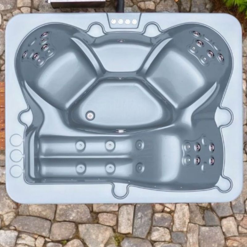 Rechteckiges Badefass mit Liege und integrierter Ofen